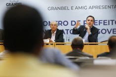 Rodrigo Pacheco conta com o apoio de dissidentes do MDB