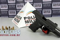 PM prende homem com uma pistola carregada próximo de bar na Avenida Mauro Ribeiro em Itabira