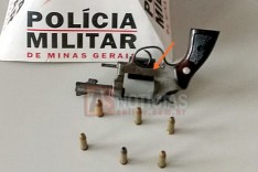 Tático Comando prende suspeito com revolver no bairro Monsenhor Jose Lopes em Itabira 