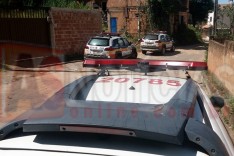 Tiros e veiculo Palio roubado recuperado no bairro Pedreira do Instituto em Itabira 