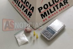 Militares da ROCCA apreende cocaína e balança na Rua das Chácaras no Bela Vista em Itabira