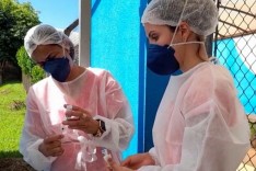 São Gonçalo vacina idosos de 65 anos