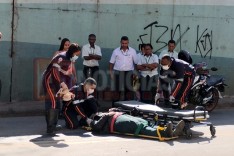 Mulher foi socorrida pelo SAMU depois de colisão entre duas motos no bairro Campestre em Itabira