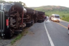 Acidente na BR-381 deixa três feridos e uma mulher morta