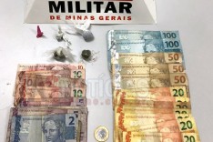 Tático Móvel prende suspeito de trafico de drogas no bairro Juca Batista em Itabira 