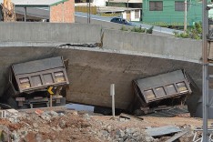 Justiça condena 6 engenheiros por queda do viaduto Guararapes