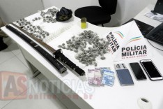Polícia Militar apreende adolescente na Rua Sabia no bairro Pedreira com grande quantidade de drogas 