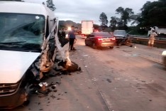 Acidente entre Honda CRV Van com pacientes de São Sebastião deixa dez feridos na BR-381 em Bom Jesus do Amparo