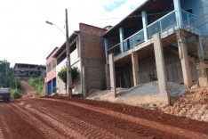 Obras – Prefeitura pavimenta e melhora o acesso em diversas ruas do bairro Gabiroba