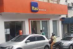 Homem fica nervoso e exaltado em agência bancaria ao ter empréstimo de 100 mil negado ele acabou detido no Centro de Itabira