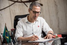 Governador sanciona Projeto de Lei que institui auxílio emergencial de R$ 600 a famílias mineiras de baixa renda