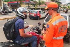 Transita realiza campanha educativa para motoristas e motociclistas