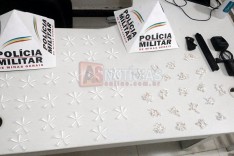 ROCCA apreende grande quantidade de cocaína e pedras de crack no bairro Gabiroba em Itabira