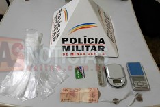 PM de Barão de Cocais prende suspeitos de trafico de drogas no bairro Irmãos Aleme 