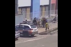 Monitora da CMEI do Fênix quase foi agredida por populares depois de acusada de agressão a criança em Itabira