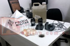 Jovem é preso pela PM com litros de Loló, rádios HTs no bairro Madre Maria de Jesus em Itabira
