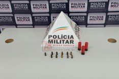 PM apreende munições no Beco José Getúlio Soares no bairro Eldorado em Itabira