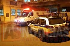 SAMU socorre mulher com suspeita de ter levado facada no rosto no bairro Jardim das Oliveiras em Itabira 