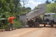 Prefeitura de São Gonçalo recupera estrada de Machado