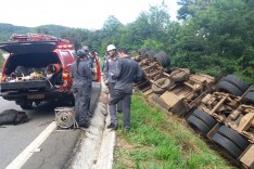 Caminhoneiro morre preso as ferragens em mais um grave acidente na MGC-120 em Capoeirana em Nova Era 
