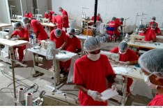 Nelson Hungria produz máscaras para eleições