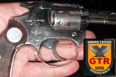 Homem é preso com revolver em veículo na rodovia MG-129 em Itabira