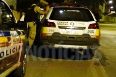 Mulher tem celular levando durante assalto no bairro Santo Antônio em Itabira