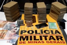Rodoviários prendem suspeitos de trafico de drogas com 20 quilos de crack e grande quantidade de dinheiro na MG-129  