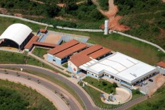 Prefeito Antônio Carlos assina ordem de serviço para melhorias em escolas de São Gonçalo