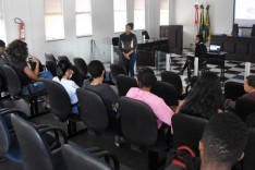 Câmara de São Gonçalo: Estudantes do Parlamento Jovem começam analisar estratégias da comunidade para a promoção da saúde mental