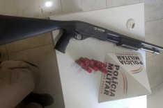 PM apreende espingarda e munições depois de disparos próximo de condomínio em Bom Jesus do Amparo 