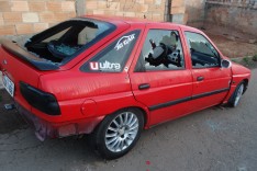 Homem tem veiculo completamente destruído por disparos de arma de fogo no bairro Fênix