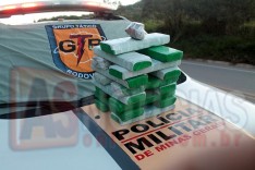 Grupo Tático Rodoviario apreende 17 quilos de maconha dentro de um táxi de Guanhães na MG-129 no Barreiro 