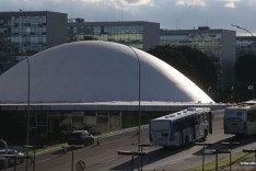 No Senado, governo diz que 2 novas vacinas nacionais estão avançadas