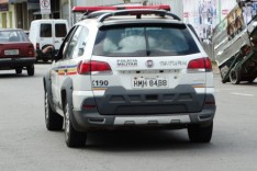 Filho ameaça a mãe de morte por causa de uma dívida de drogas em Nova Era