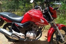 Bandido armado rouba motocicleta enquanto jovem aguardava namorada no Centro de Itabira 