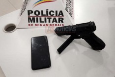 PM prende suspeito de roubos, recupera celular e apreende replica de pistola em Itabira